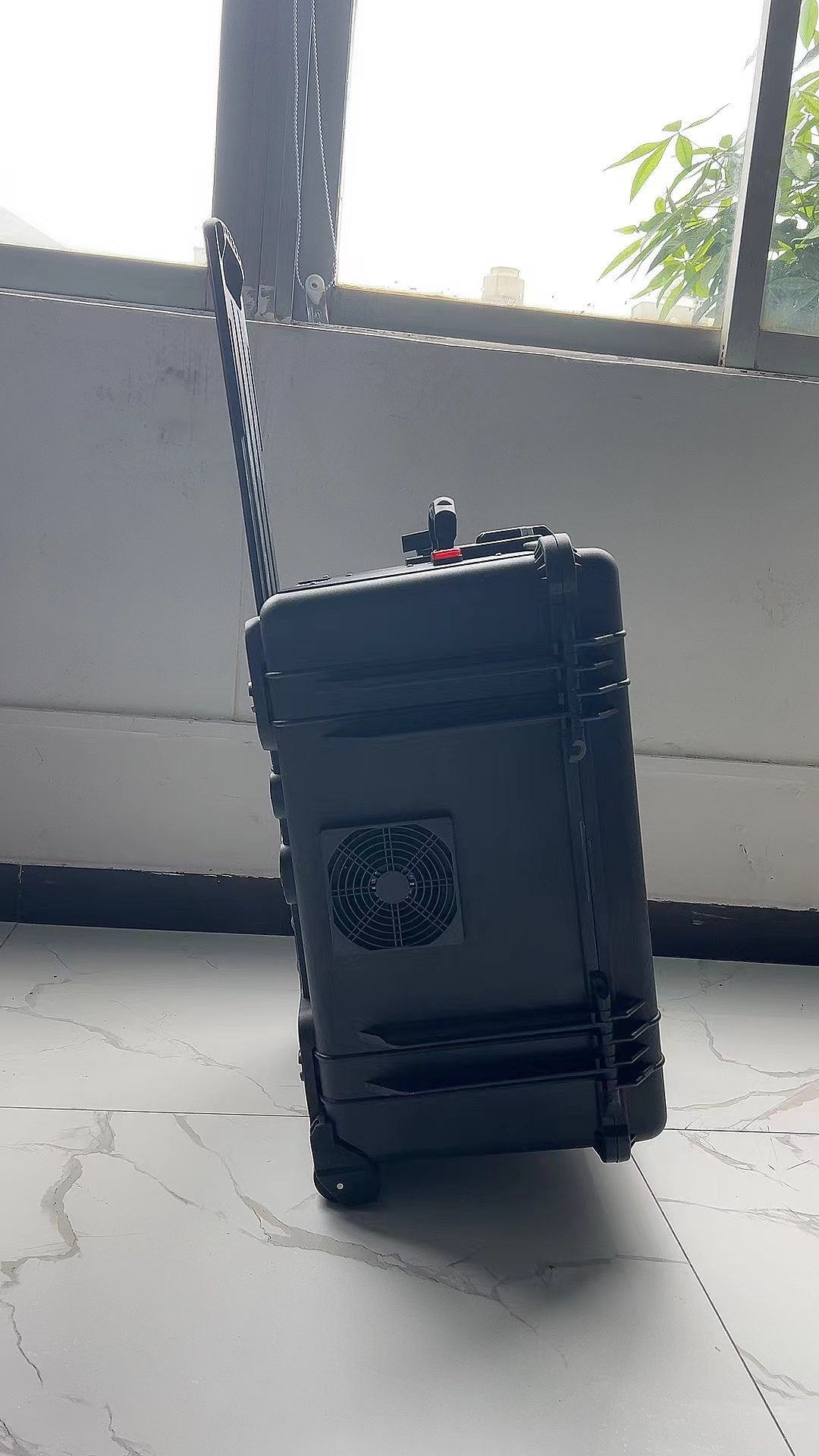 香坊手拉箱型移动通信干扰器